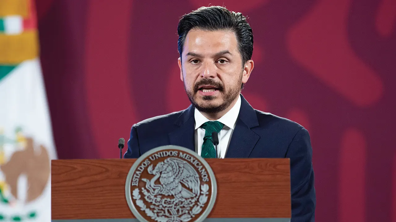 Zoé Robledo, director del IMSS, da positivo a COVID-19 • Actualidad ...